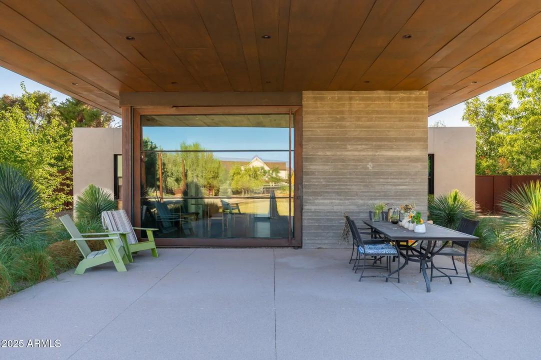 Real Estate Picture 32