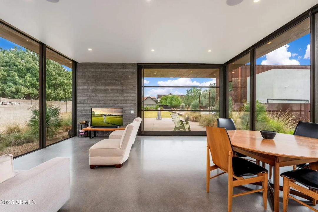 Real Estate Picture 22