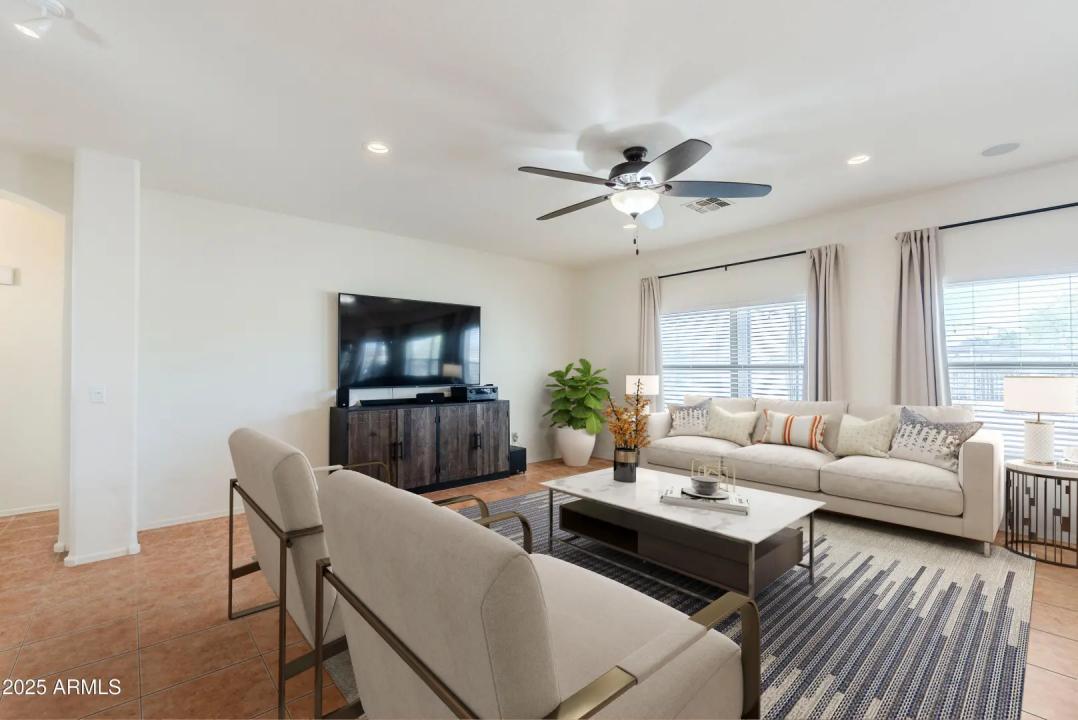 Real Estate Picture 11