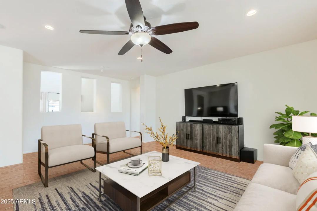 Real Estate Picture 10