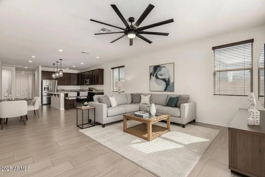 Real Estate Picture 7