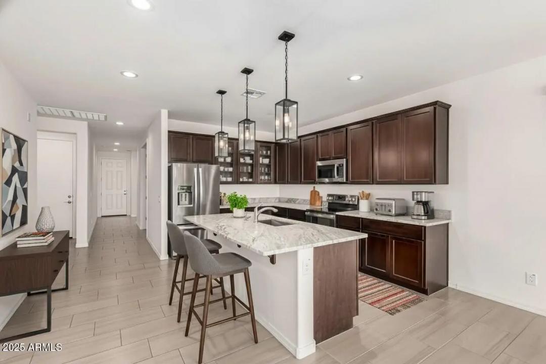 Real Estate Picture 14