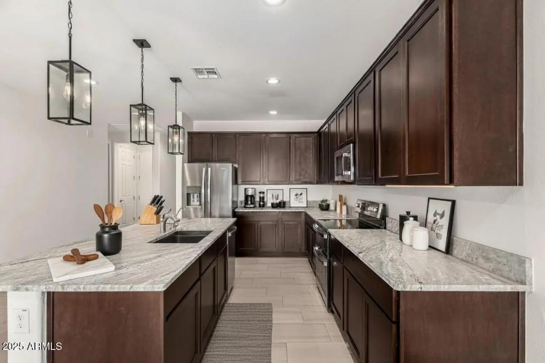 Real Estate Picture 12