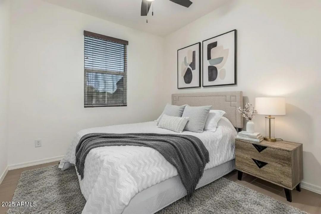 Real Estate Picture 23