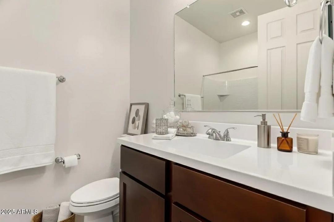 Real Estate Picture 25