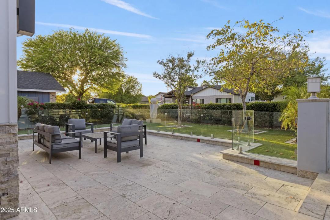 Real Estate Picture 8