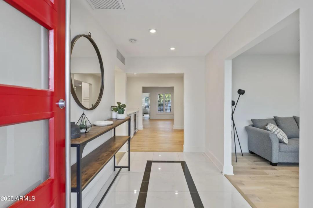Real Estate Picture 9