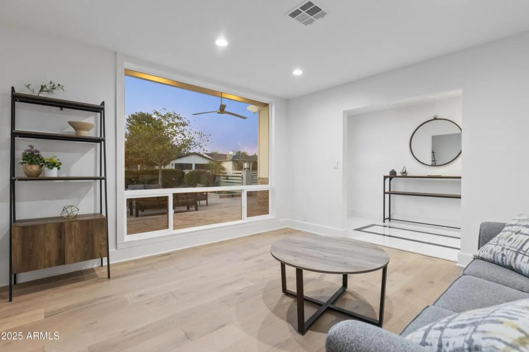 Real Estate Picture 10