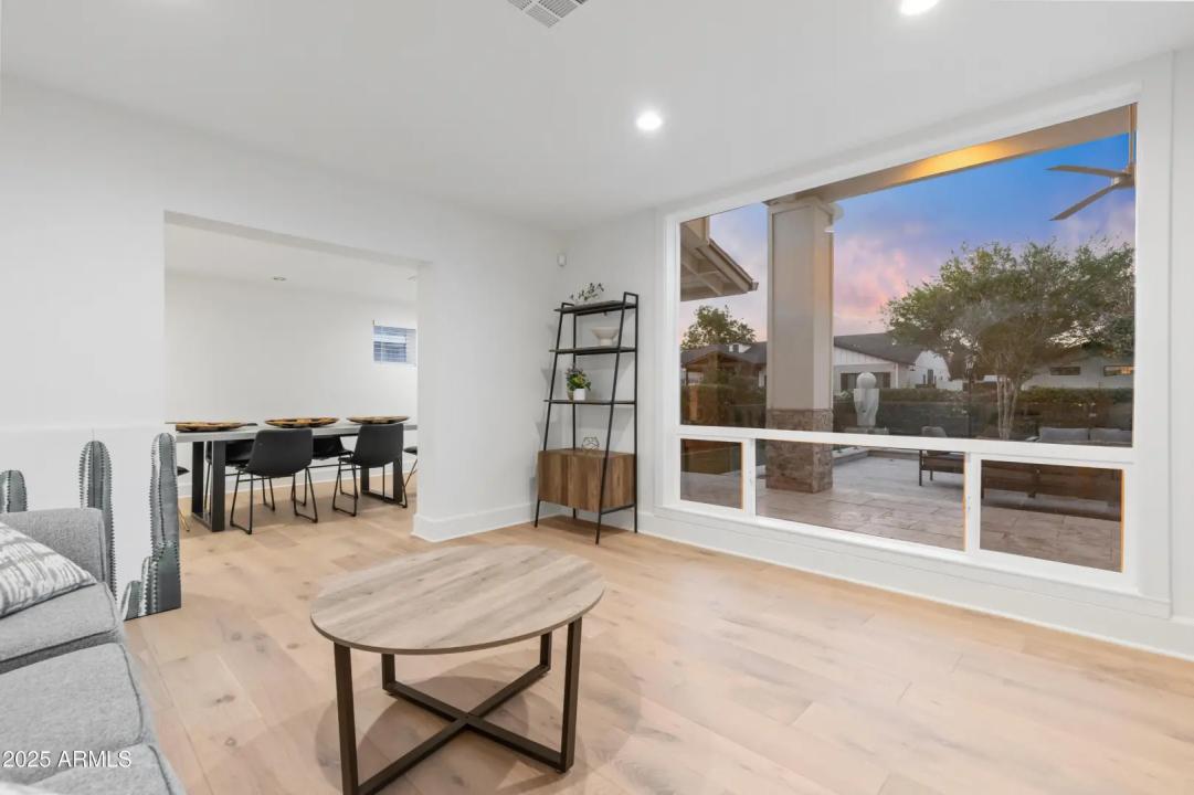 Real Estate Picture 11