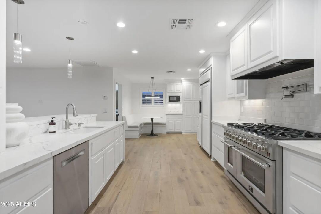Real Estate Picture 15