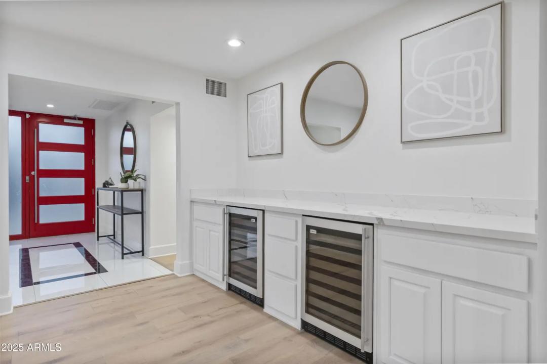 Real Estate Picture 12