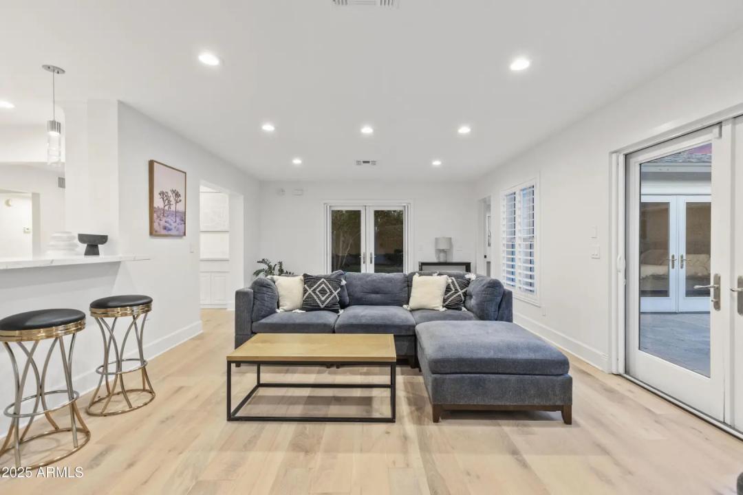 Real Estate Picture 23
