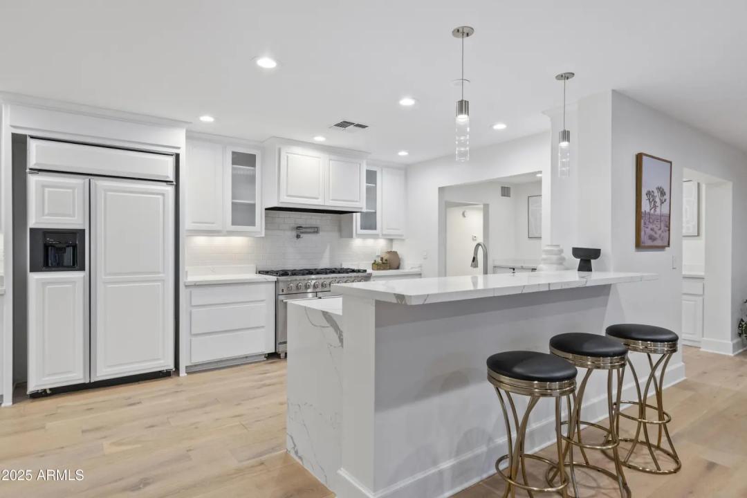 Real Estate Picture 16