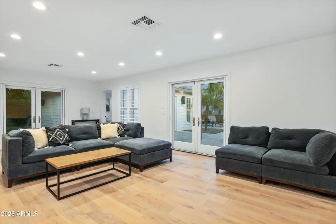 Real Estate Picture 24