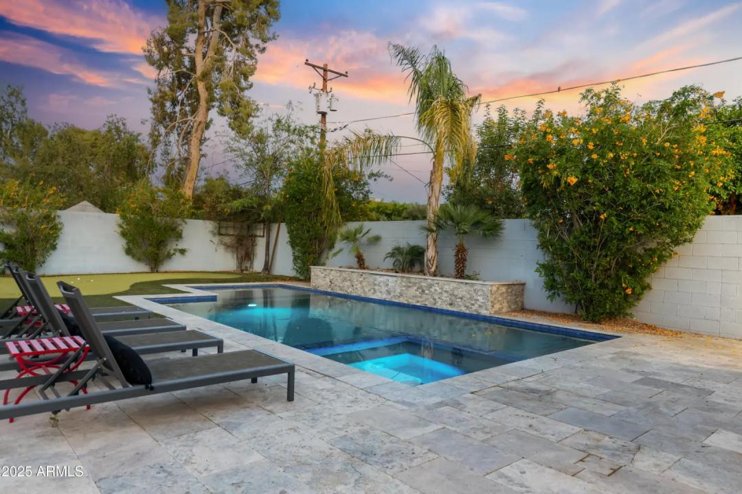 Real Estate Picture 30