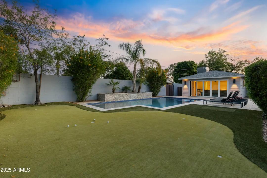 Real Estate Picture 25