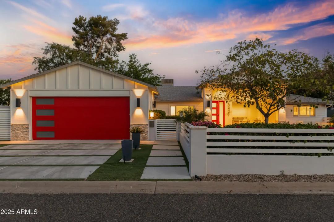 Real Estate Picture 4