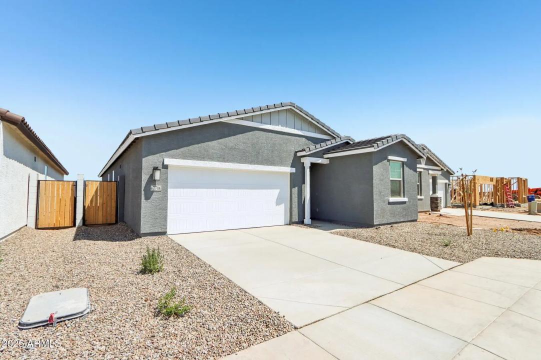 Real Estate Picture 3