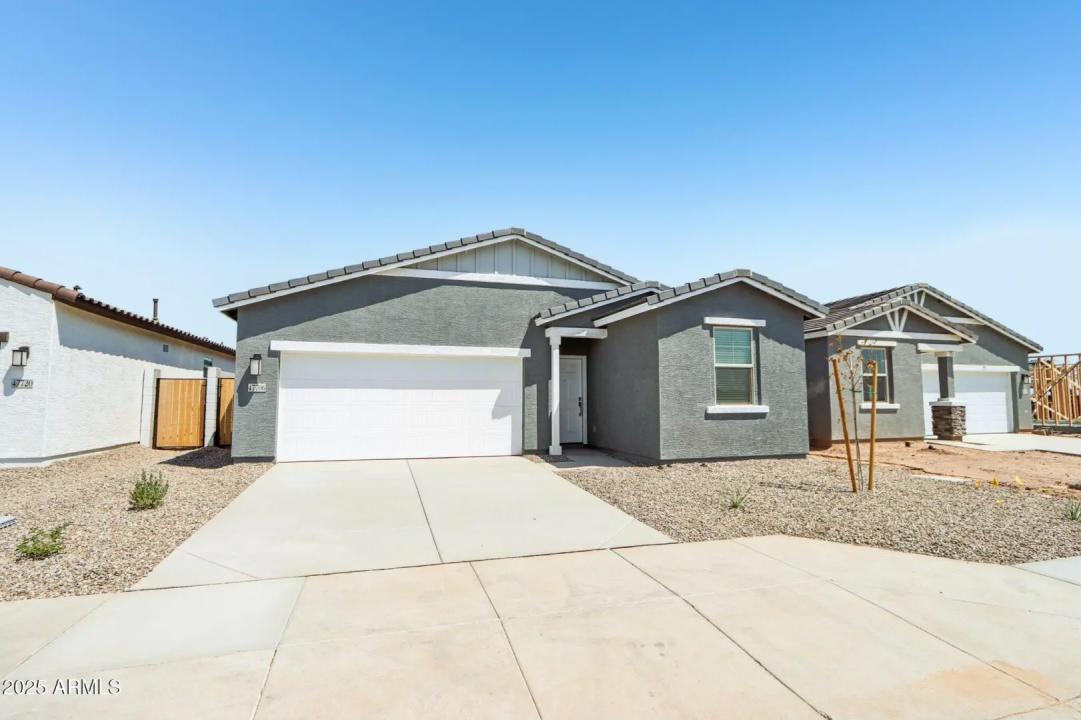 Real Estate Picture 4