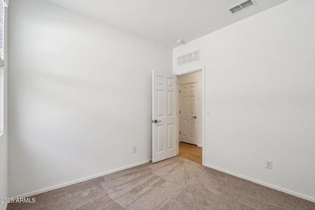 Real Estate Picture 21