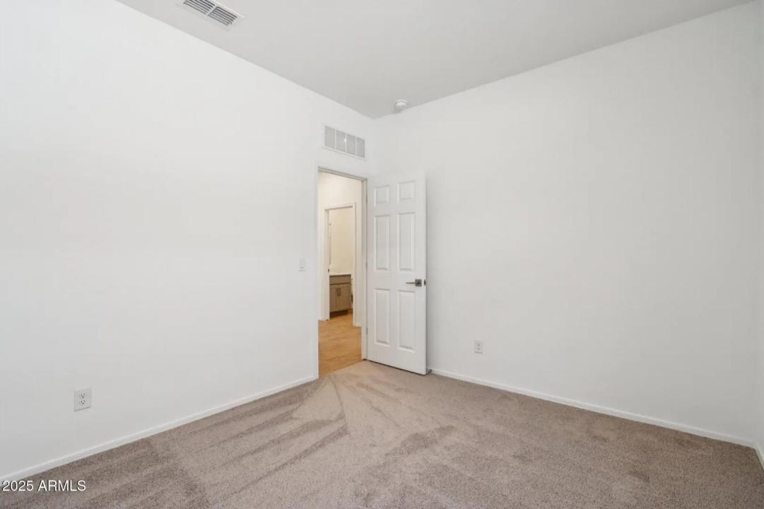 Real Estate Picture 23