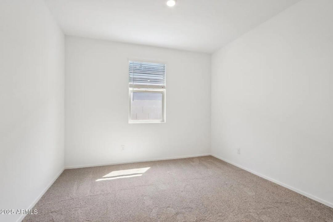 Real Estate Picture 28