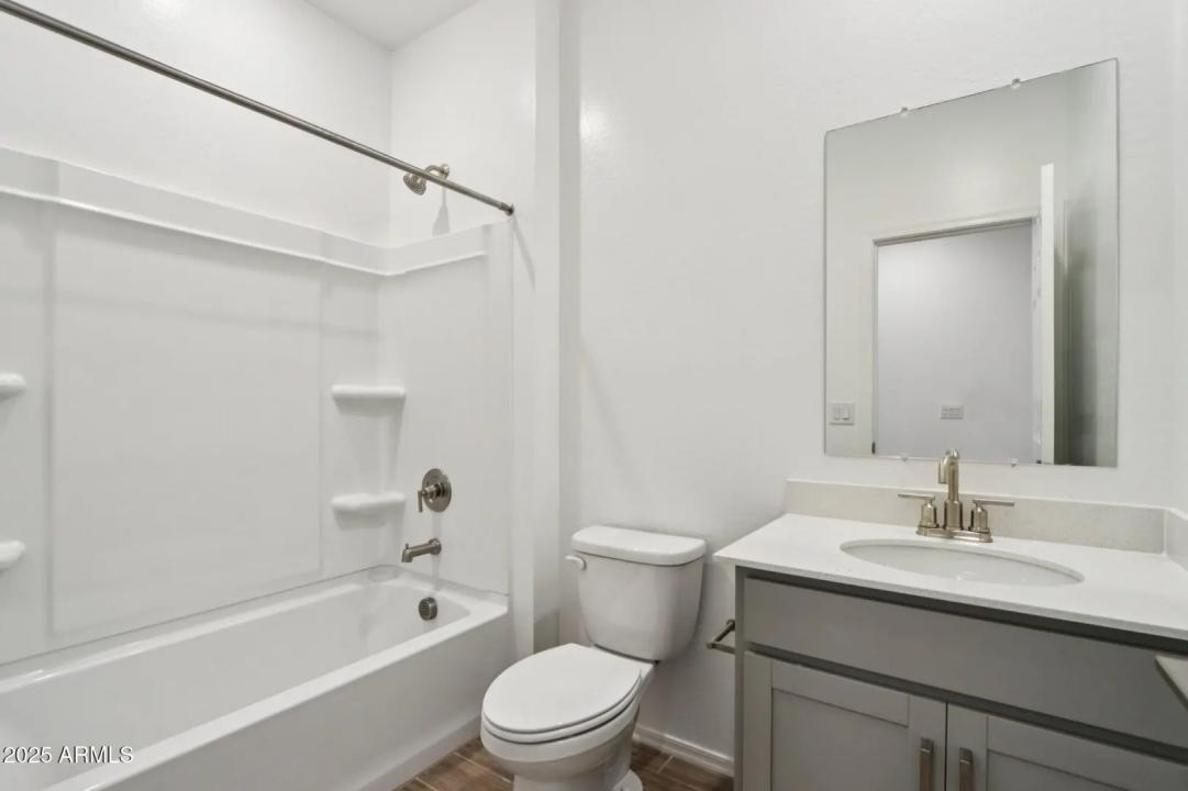 Real Estate Picture 30
