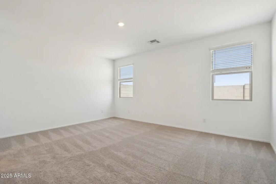 Real Estate Picture 34