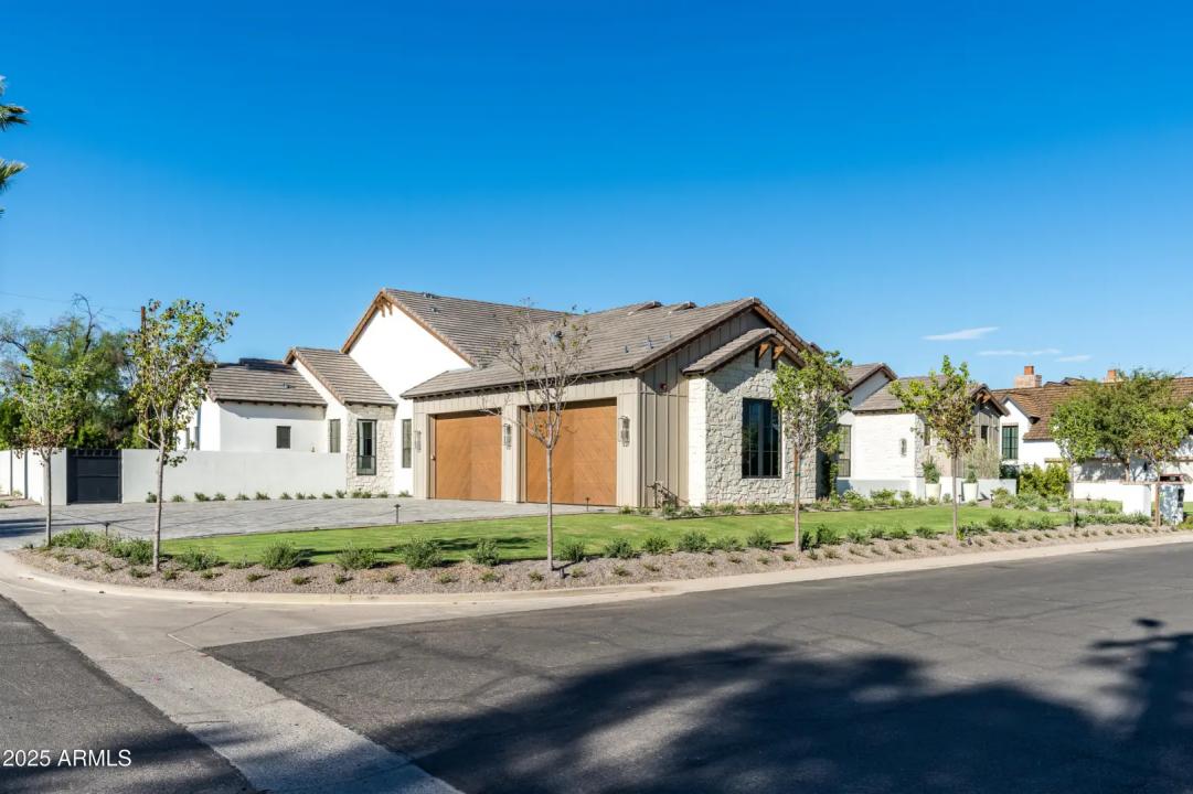 Real Estate Picture 16