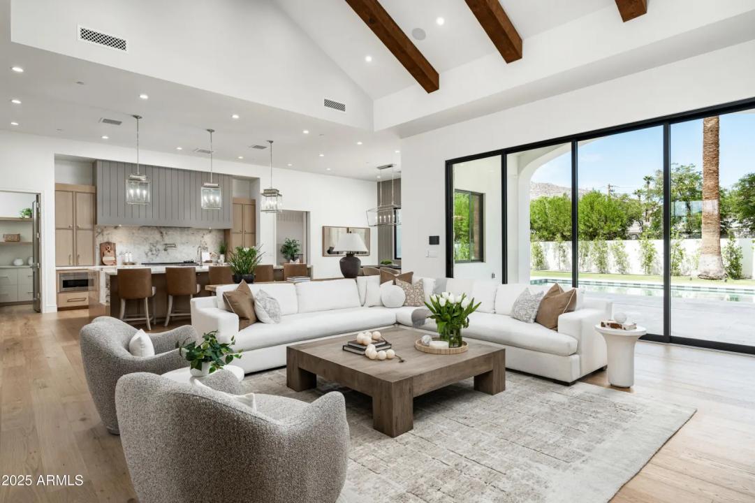 Real Estate Picture 8
