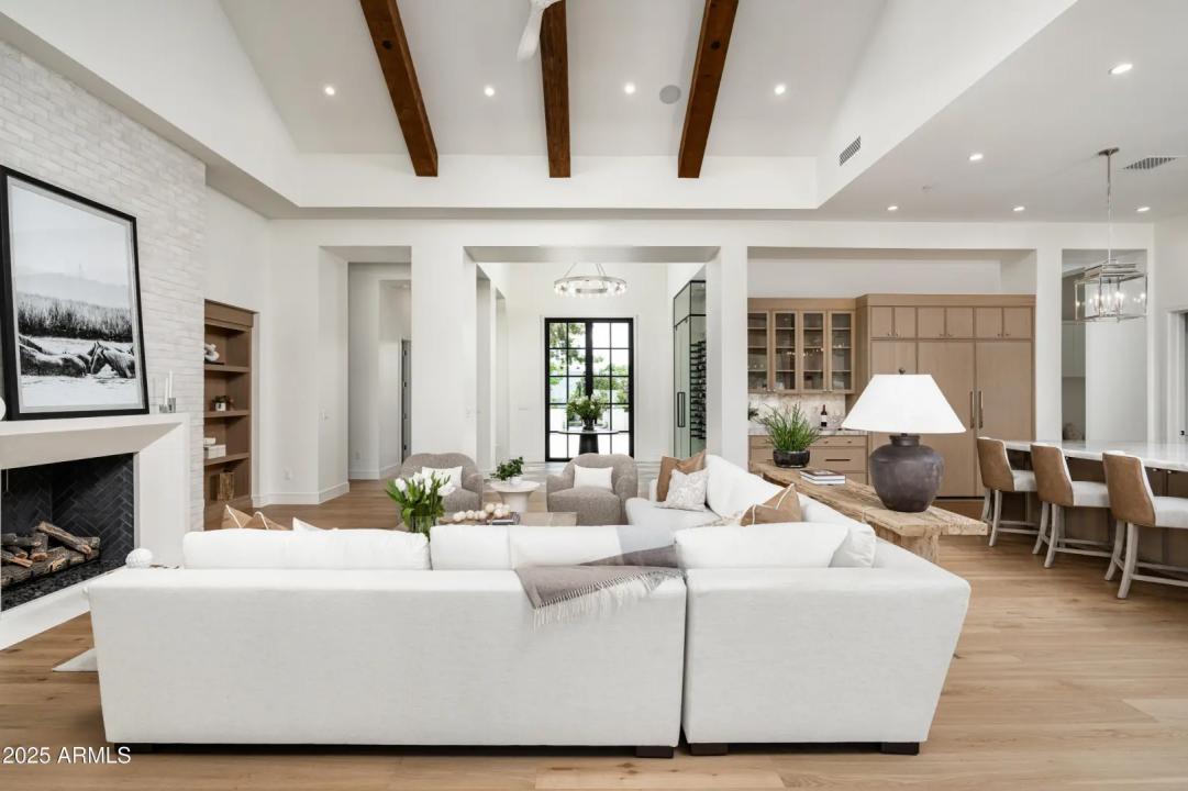Real Estate Picture 9