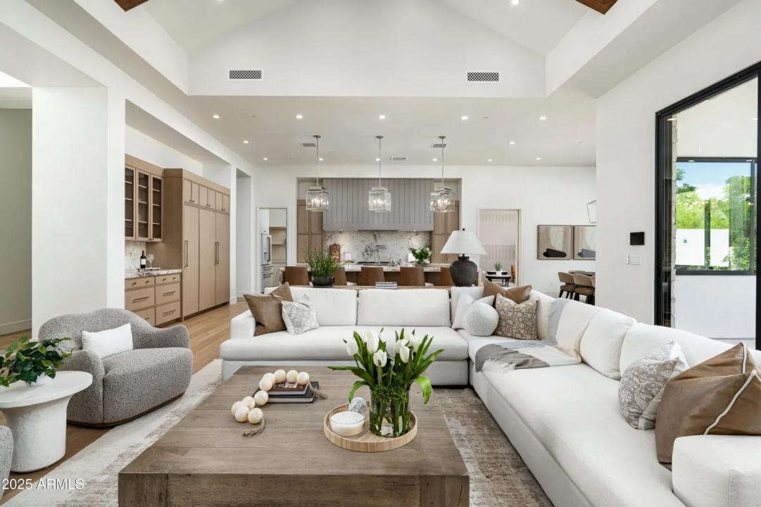 Real Estate Picture 13