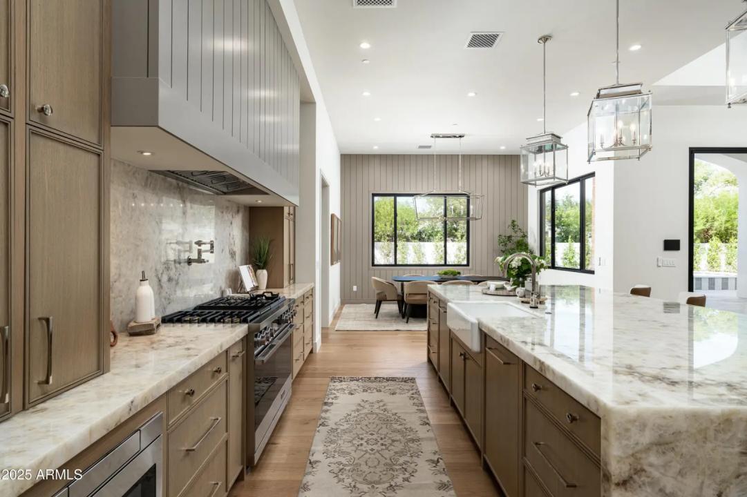 Real Estate Picture 22