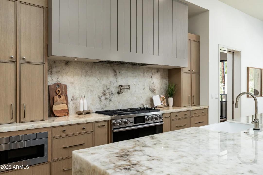 Real Estate Picture 23