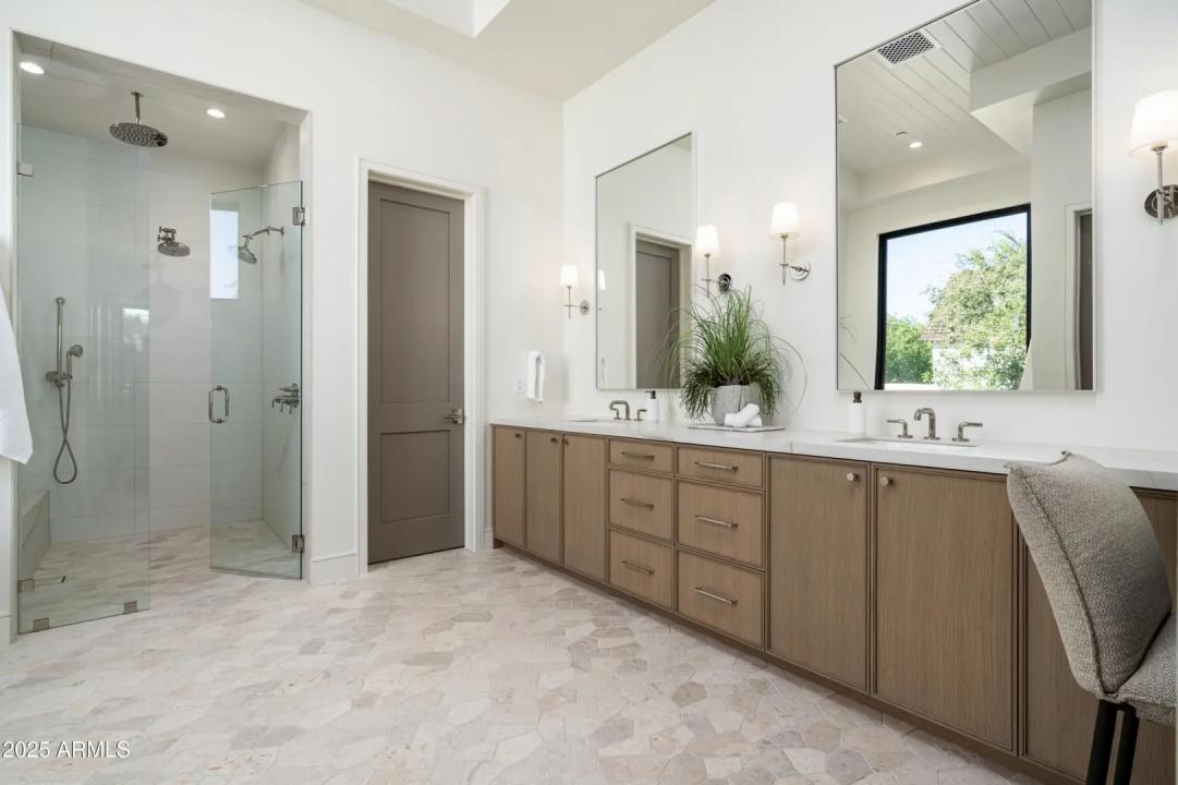 Real Estate Picture 32
