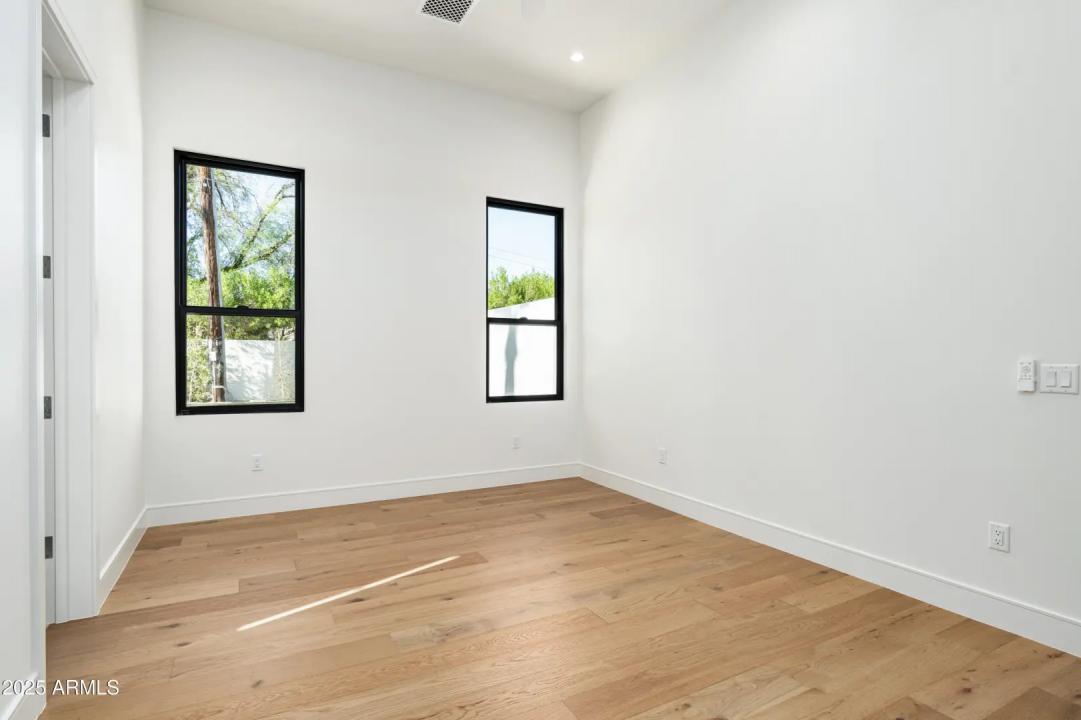 Real Estate Picture 38