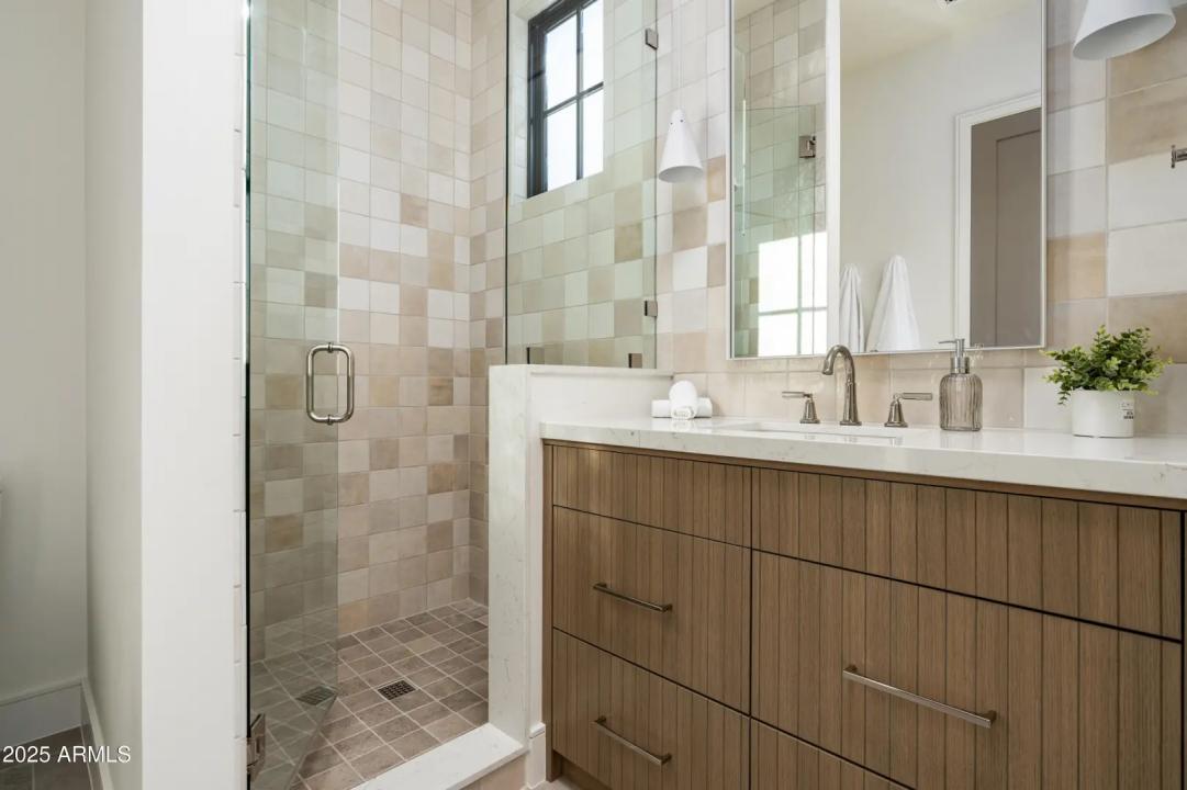Real Estate Picture 41