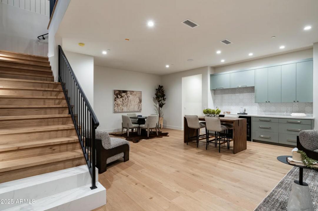 Real Estate Picture 42