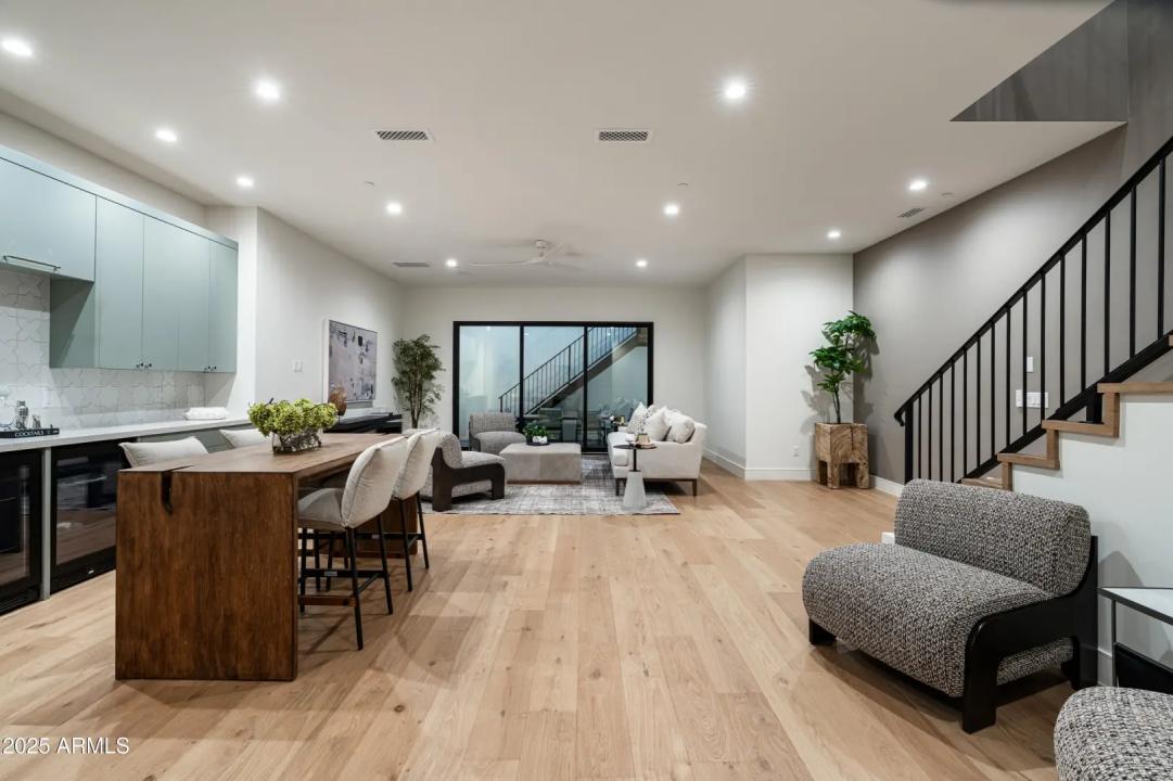Real Estate Picture 43