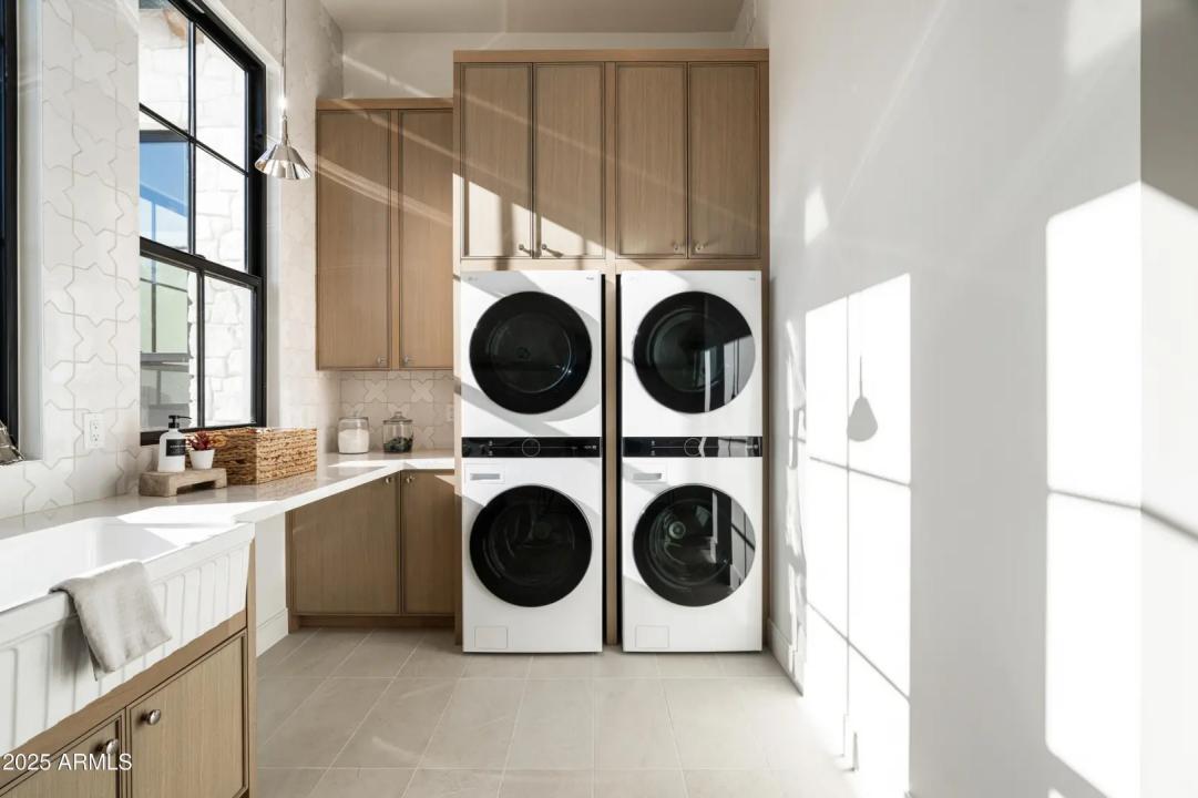 Real Estate Picture 50