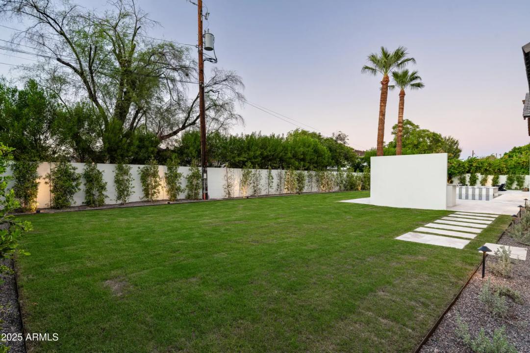 Real Estate Picture 60