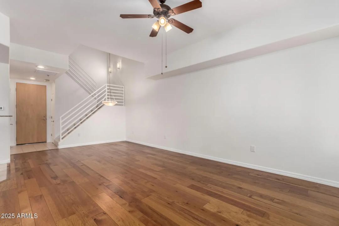 Real Estate Picture 4
