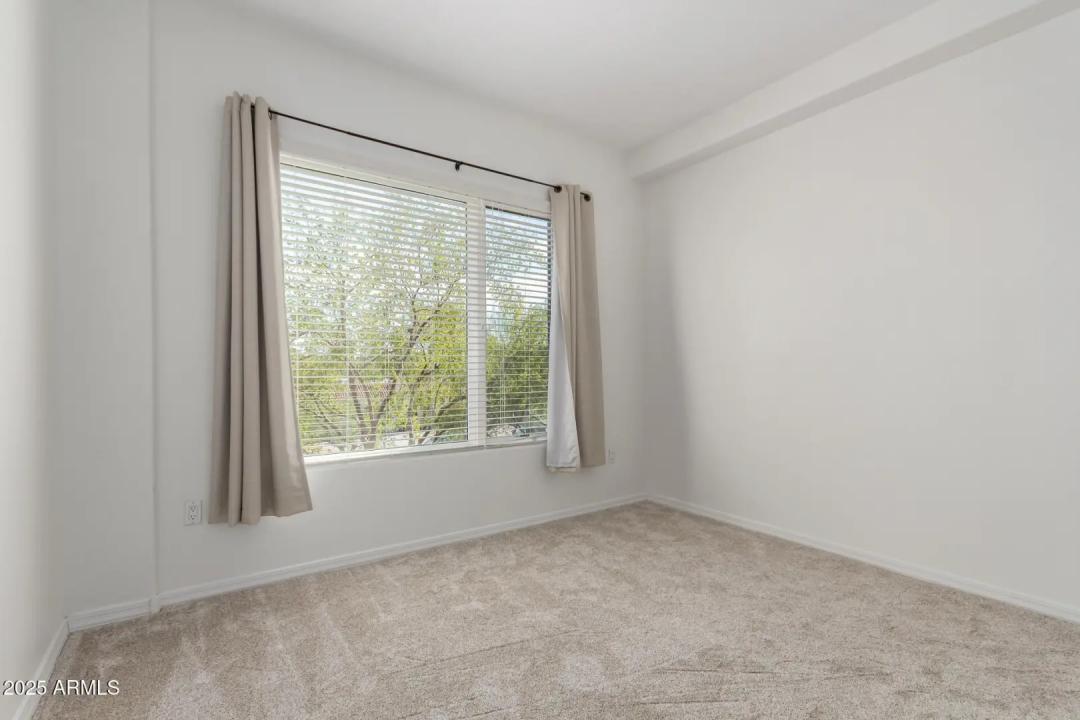 Real Estate Picture 17