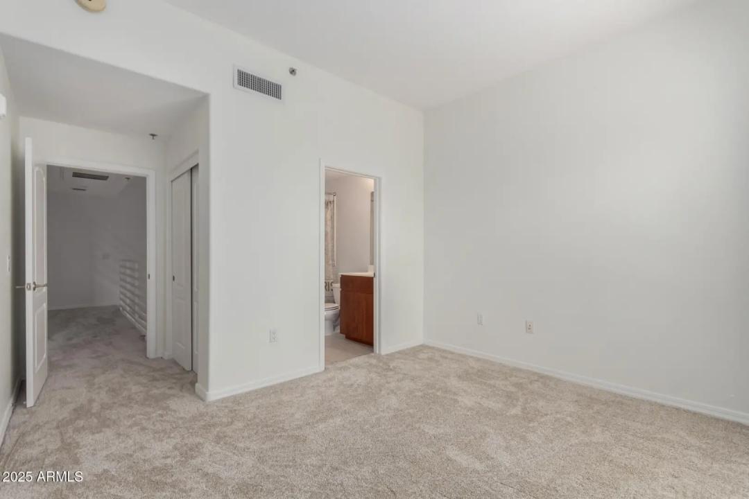Real Estate Picture 18