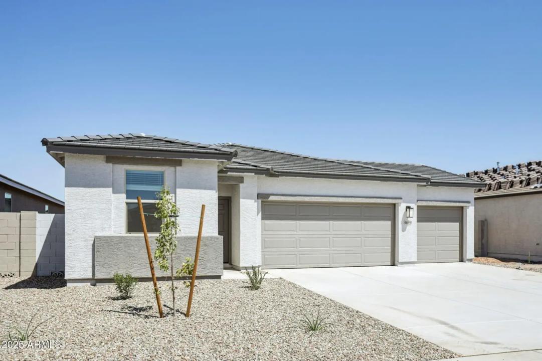 Real Estate Picture 3