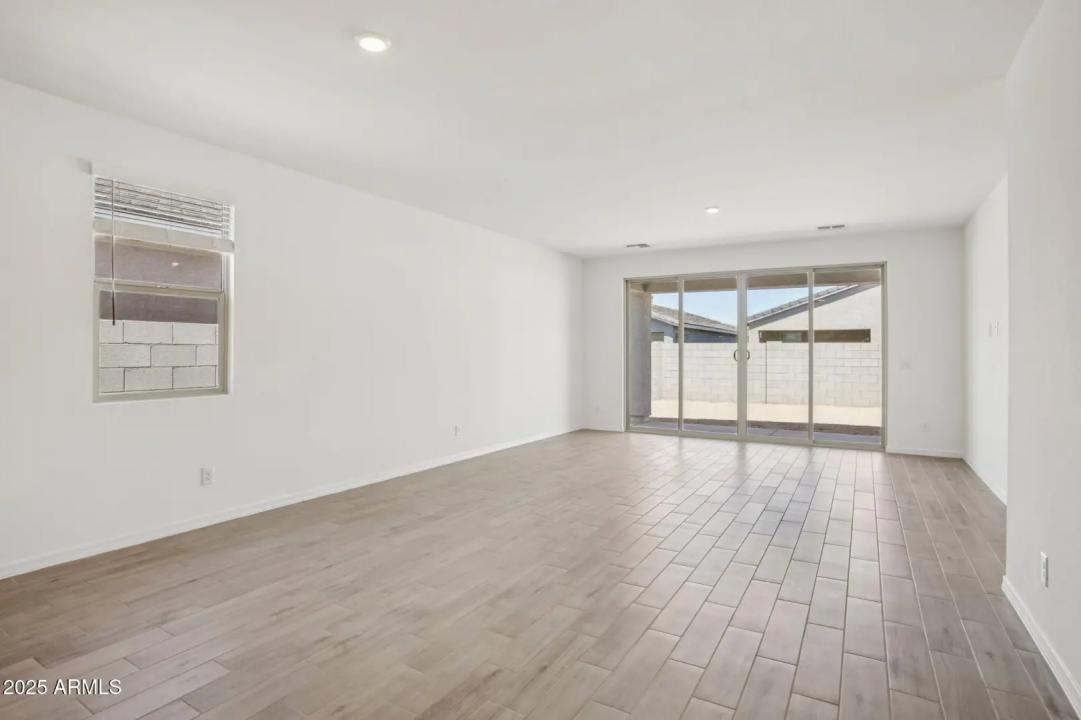 Real Estate Picture 5