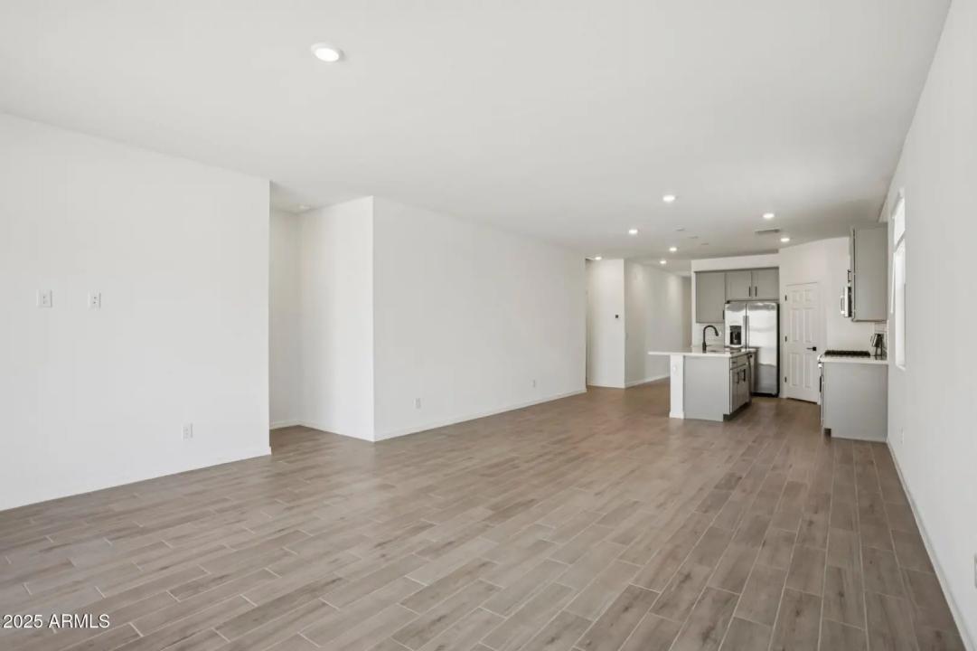 Real Estate Picture 6