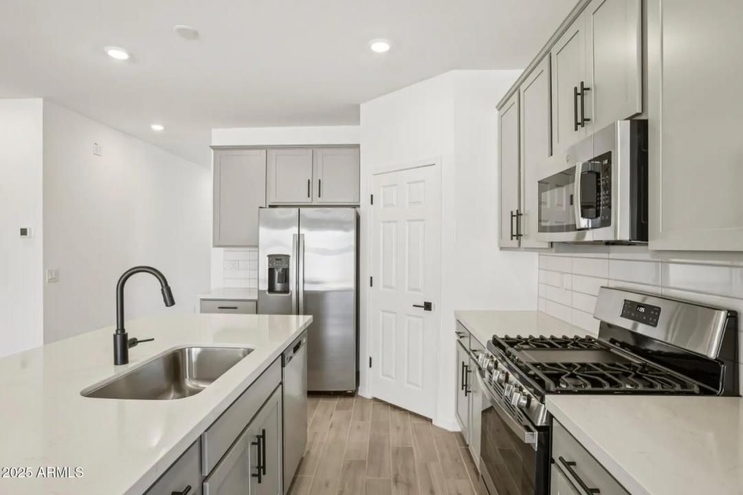 Real Estate Picture 10