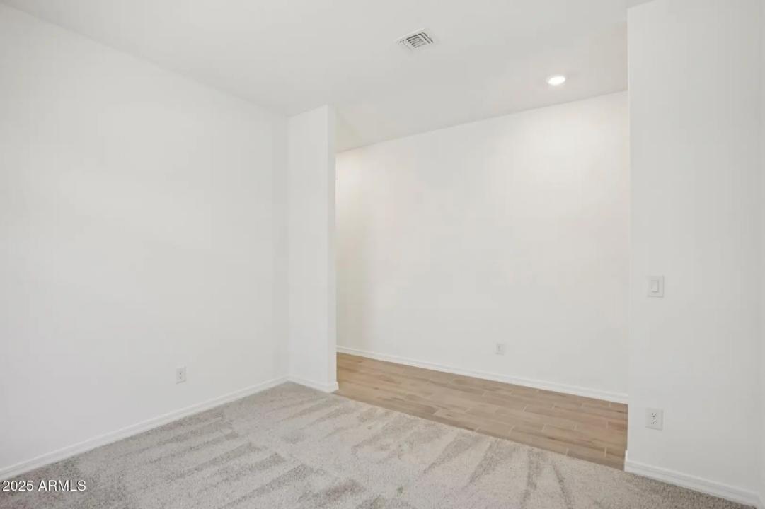 Real Estate Picture 18