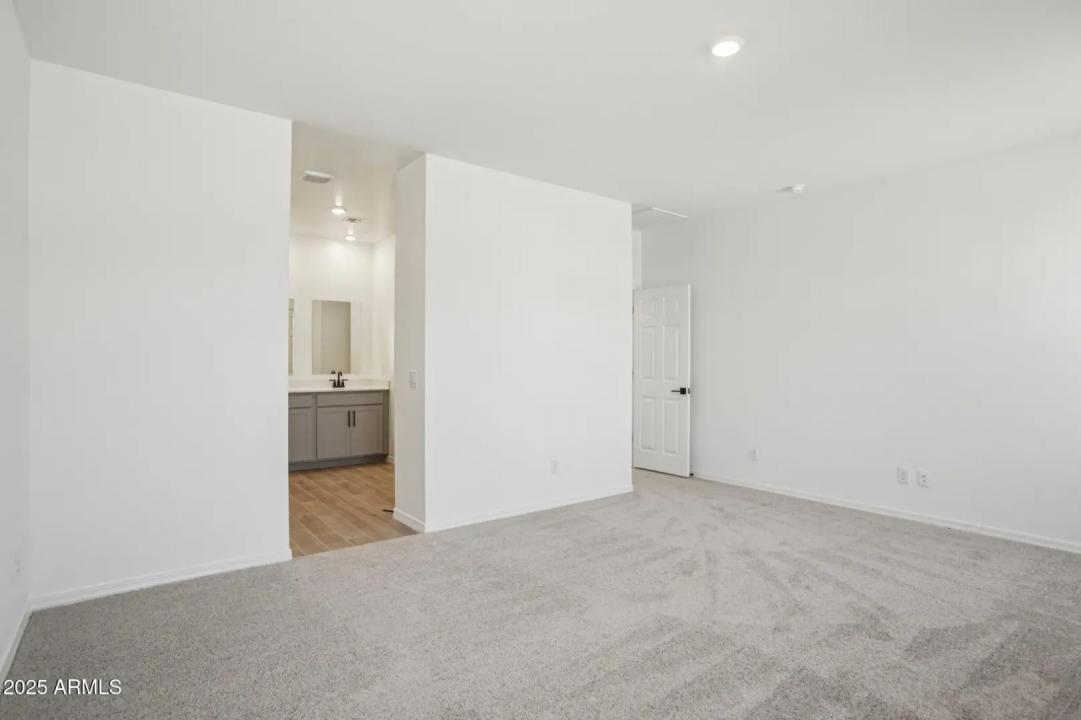 Real Estate Picture 28
